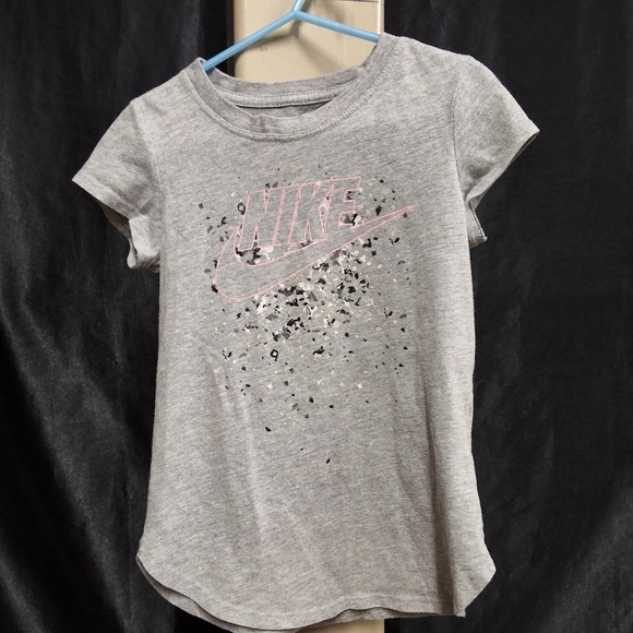 Nike Gray and Pink Short Sleeve Tee with Crew Neck - Picture 7 of 7